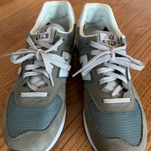 New balance men’s tennis shoes